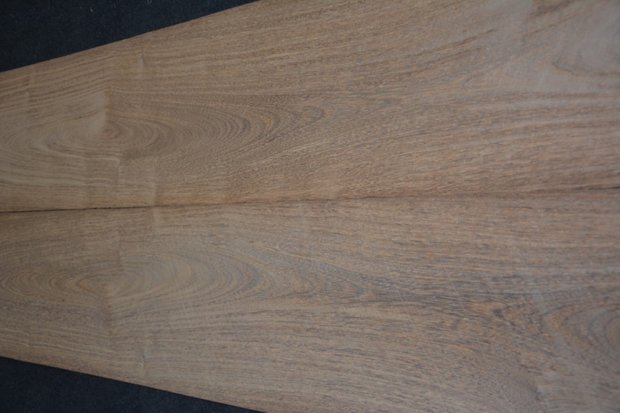 Brownheart Veneer 325 x 27 cm | 0.6mm | 0,878m²