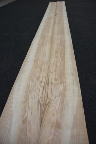 Olive Ash Veneer 270 x 16 cm | 0.6mm | 0,432m²