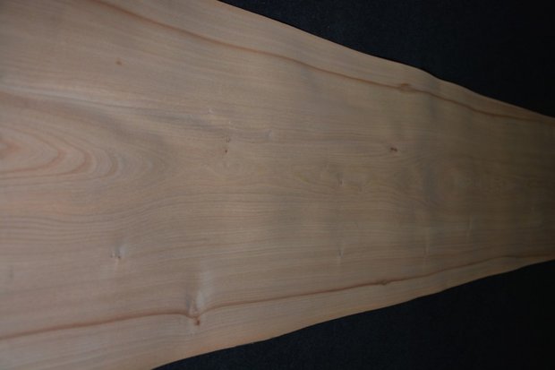 Elm Veneer 300 x 47 cm | 0.6mm | 1,410m2