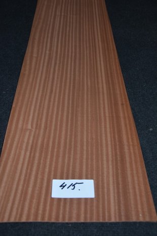 Sapelli Mahogany Veneer 221 x 25-28 cm | 0.6mm | 0,586m²