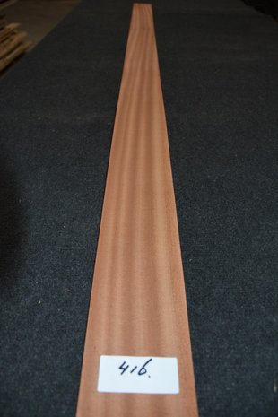 Sipo Mahogany Veneer 225 x 10-11 cm | 0.6mm | 0,261m²