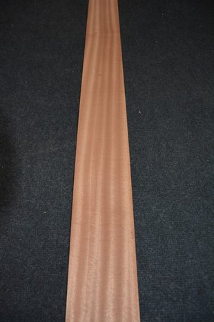 Sipo Mahogany Veneer 225 x 10-11 cm | 0.6mm | 0,261m²