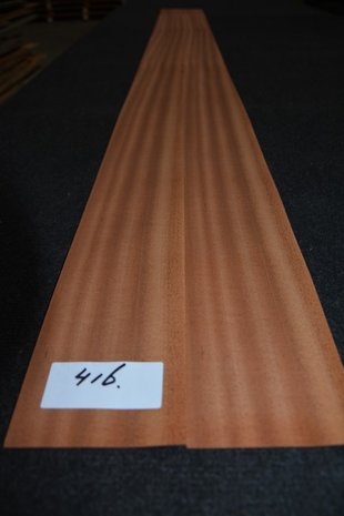 Sipo Mahogany Veneer 225 x 10-11 cm | 0.6mm | 0,261m²