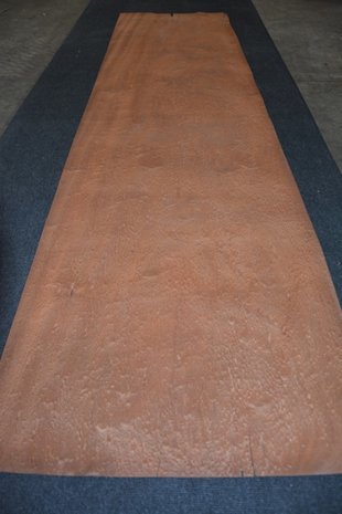 Mahogany Pommele Veneer 254 x 66 cm | 0.6mm | 1,676m2