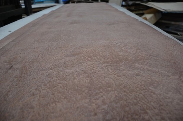 Mahogany Pommele Veneer 254 x 66 cm | 0.6mm | 1,676m2