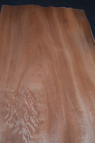 Mahogany Khaya Ivorensis Veneer 254 x 52 cm | 0.6mm | 1,321m²