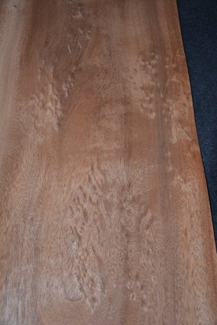 Mahogany Khaya Ivorensis Veneer 254 x 52 cm | 0.6mm | 1,321m²