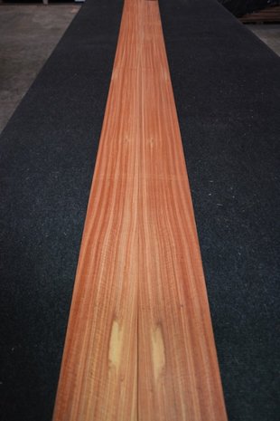 Rosewood Veneer 307 x 11-14 cm | 0.6 mm |0,382 m2 | kwartiers