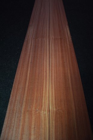Rosewood Veneer 307 x 11-14 cm | 0.6 mm |0,382 m2 | kwartiers