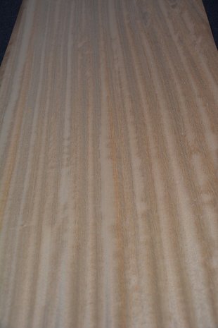 Iroko Veneer 230 x 42-43 cm | 0.6mm | 0,978 m2