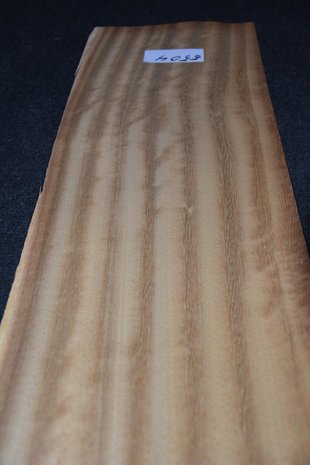 Iroko Veneer 210 x 21-22 cm | 0.6mm | 0,452 m2