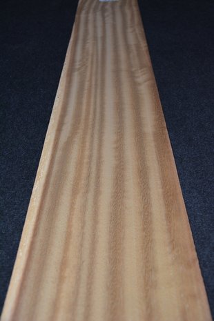 Iroko Veneer 210 x 21-22 cm | 0.6mm | 0,452 m2