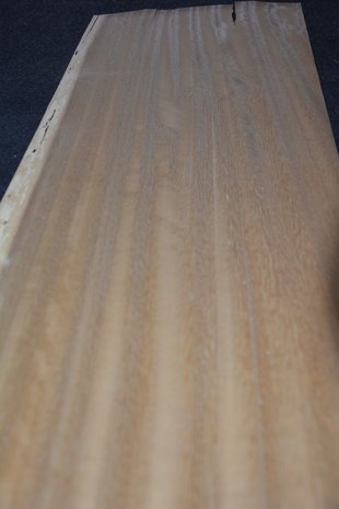 Iroko Veneer 210 x 27-28 cm | 0.6mm | 0,578m2