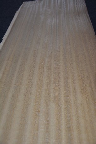 Iroko Veneer 210 x 34-36 cm | 0.6mm | 0,735m2