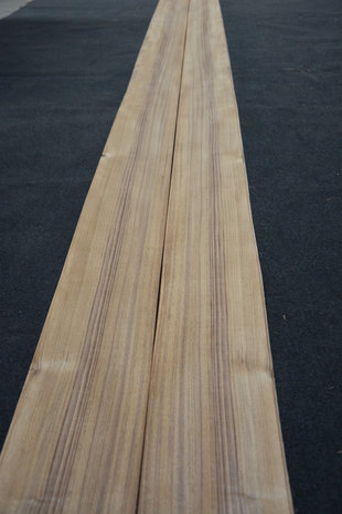Teak Veneer 410 x 18-19 cm | 0.6 mm | 0,759m²