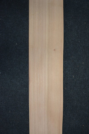 Elm Veneer 215 x 16-17 cm | 0.6mm| 0,355m2