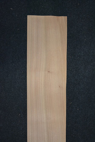 Elm Veneer 215 x 16-17 cm | 0.6mm| 0,355m2