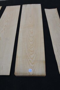 Ash Veneer 227 x 48-62 cm | 0.6mm | 1,2485m² Ash Veneer 227 x 48-62 cm | 0.6mm | 1,2485m²