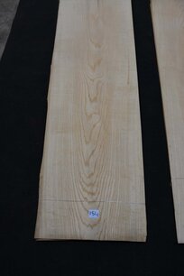 Ash Veneer 227 x 55-72 cm | 0.6mm | 1,4415m² Ash Veneer 227 x 55-72 cm | 0.6mm | 1,4415m²