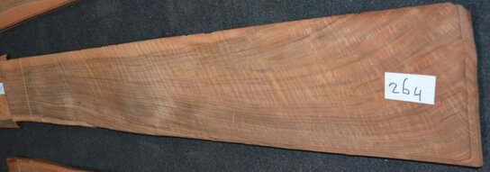 French Walnut Veneer moiré 137 x 19-20 cm | 0.8mm | 0,2672m² French Walnut Veneer moiré 137 x 19-20 cm | 0.8mm | 0,2672m²