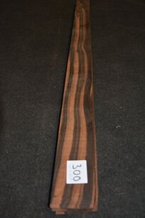 American Walnut Veneer 210 x 19-21 cm | 0.6mm | 0,490m² American Walnut Veneer 210 x 19-21 cm | 0.6mm | 0,490m²