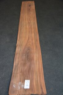 Santos Rosewood Veneer 214 x 26-29 cm | 0.6 mm | 0,5885m² Santos Rosewood Veneer 214 x 26-29 cm | 0.6 mm | 0,5885m²