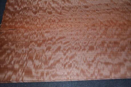 Makore Veneer 213 x 40-41 cm | 0.6mm | 0,86m² Makore Veneer 213 x 40-41 cm | 0.6mm | 0,86m²