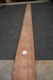 American Walnut Veneer 440 x 20 cm | 0.6mm | 0,880m² American Walnut Veneer 440 x 20 cm | 0.6mm | 0,880m²