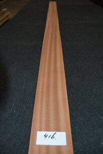 Sipo Mahogany Veneer 225 x 10-11 cm | 0.6mm | 0,261m² Sipo Mahogany Veneer 225 x 10-11 cm | 0.6mm | 0,261m²