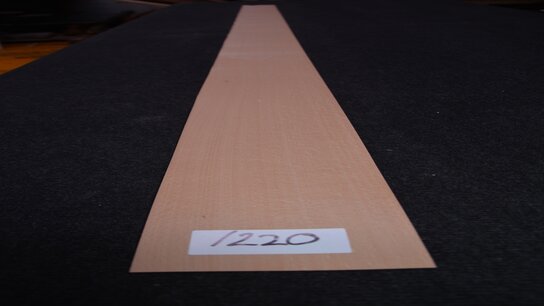Beech Veneer 235 x 11-13cm | 0.6mm | 0,282m² Beech Veneer 235 x 11-13cm | 0.6mm | 0,282m²