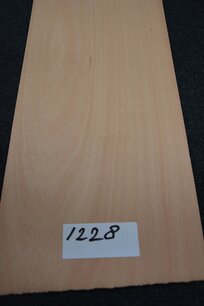 Beech Veneer 215 x 21-25 cm | 0.6mm | 0,495m² Beech Veneer 215 x 21-25 cm | 0.6mm | 0,495m²