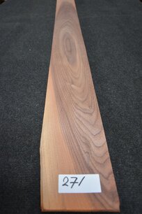 American Walnut Veneer 152 x 13 cm | 0.6mm | 0,198m² American Walnut Veneer 152 x 13 cm | 0.6mm | 0,198m²