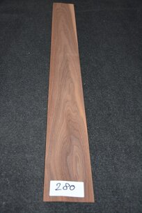 American Walnut Veneer 114 x 11-12 cm | 0.6mm | 0,131m² American Walnut Veneer 114 x 11-12 cm | 0.6mm | 0,131m²