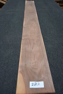 American Walnut Veneer 212 x 19 cm | 0.6mm | 0,403m² American Walnut Veneer 212 x 19 cm | 0.6mm | 0,403m²