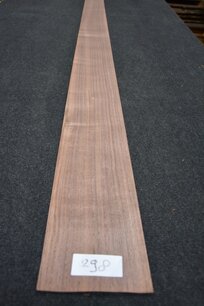 American Walnut Veneer 200 x 12-16 cm | 0.6mm | 0,322m² American Walnut Veneer 200 x 12-16 cm | 0.6mm | 0,322m²