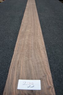 American Walnut Veneer 210 x 13-16 cm | 0.6mm | 0,304m² American Walnut Veneer 210 x 13-16 cm | 0.6mm | 0,304m²