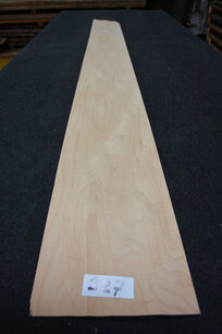 Maple Veneer 220 x 20-24cm | 0.6mm | 0,484m² Maple Veneer 220 x 20-24cm | 0.6mm | 0,484m²